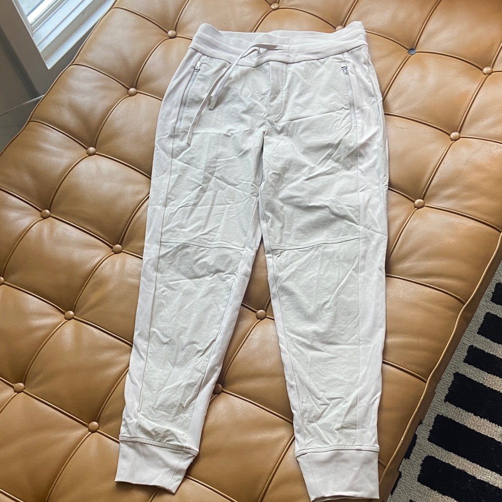 Athleta Headlands Hybrid Trek Cream Joggers